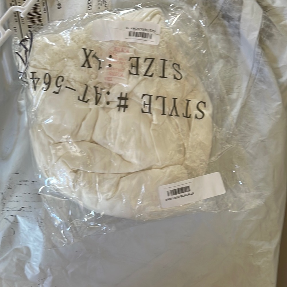 New still in boutique bag size 1X